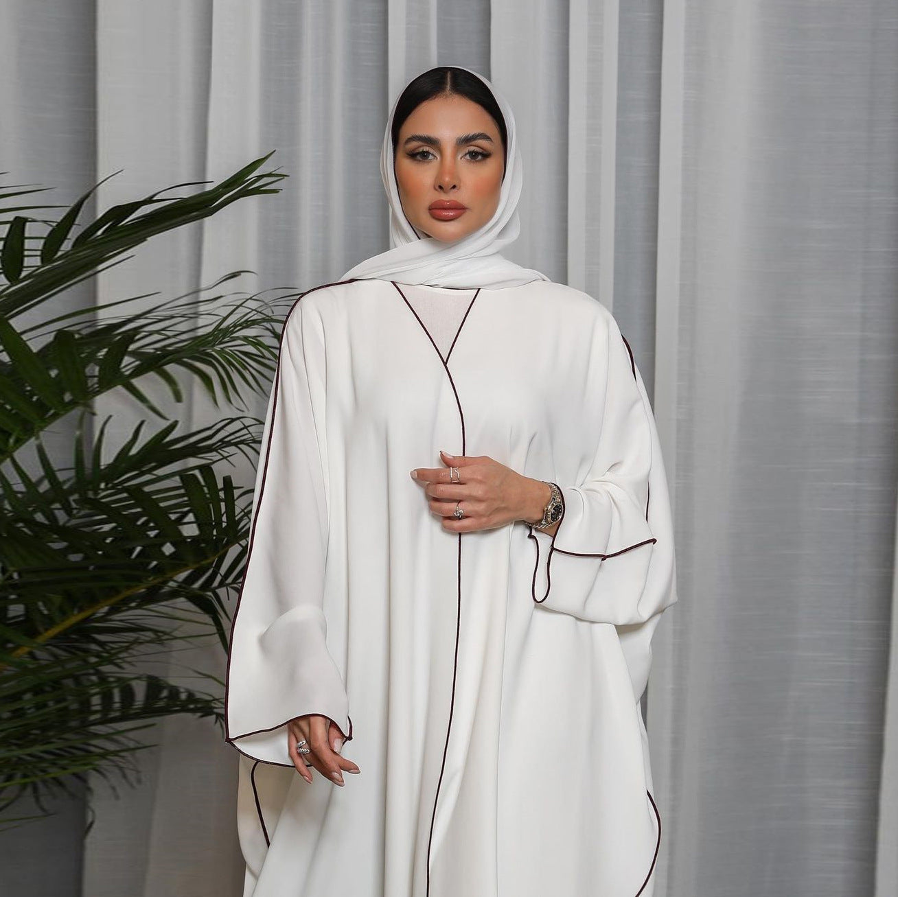 Inaya Abaya: Women's White Elegant Patchwork Women's Abaya Robe