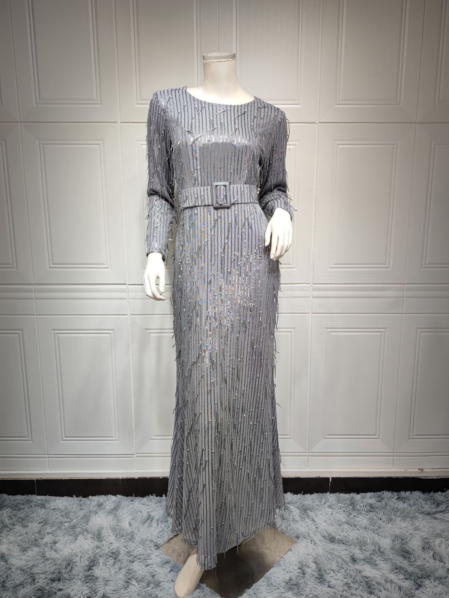 Erina Dres: Sequin Tassels Slim-fit Occasion Dress