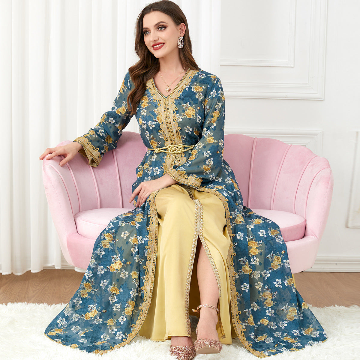 Zia Abaya: Women's Pattern Open Abaya & Dress Clothing Set