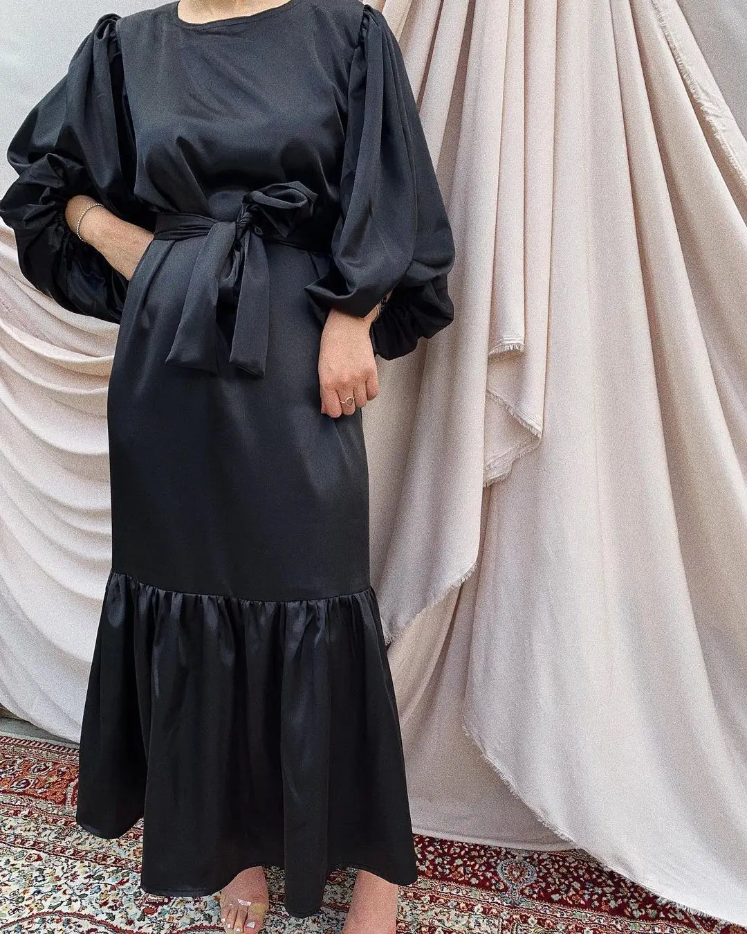 Wholesale Middle East Abaya Ruffles Hem O Neck Abaya Islamic Clothing Women Puff Sleeve Satin Maxi Dress For Muslim-3